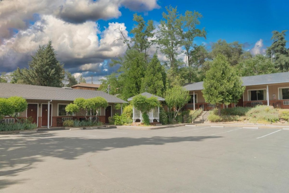 Mariposa Lodge Image 50