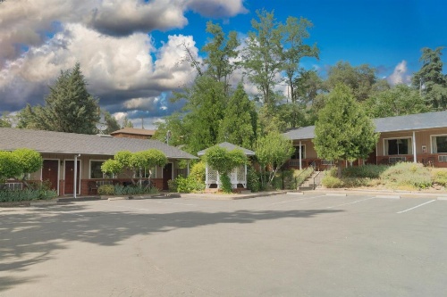 Mariposa Lodge image 50